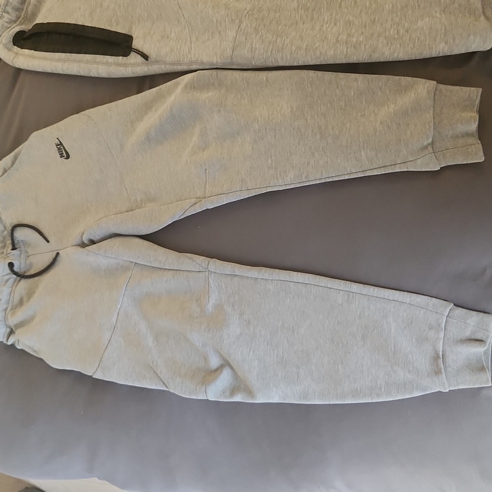 Nike Tech FLEECE